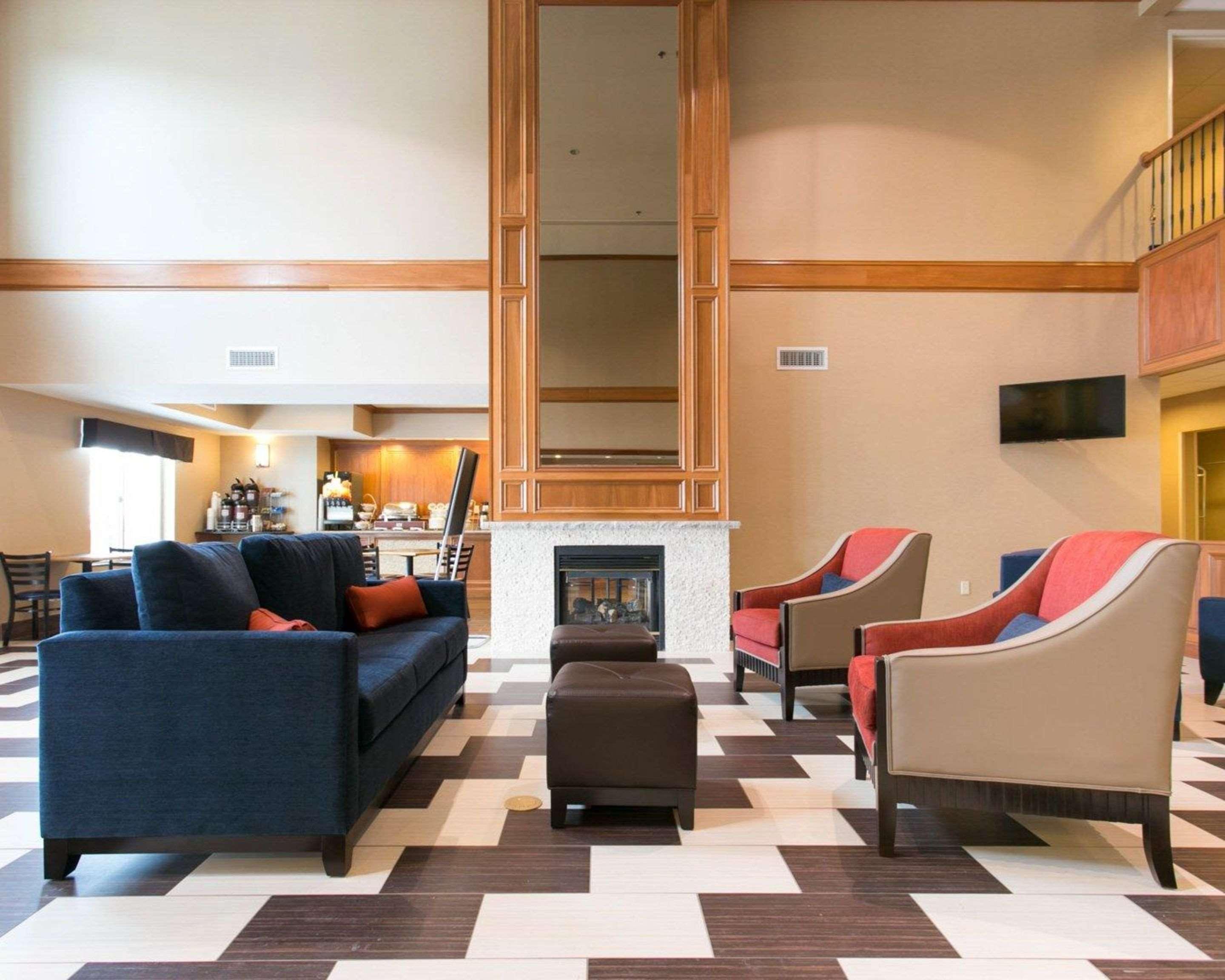 Comfort Suites Benton Harbor - St Joseph Екстериор снимка