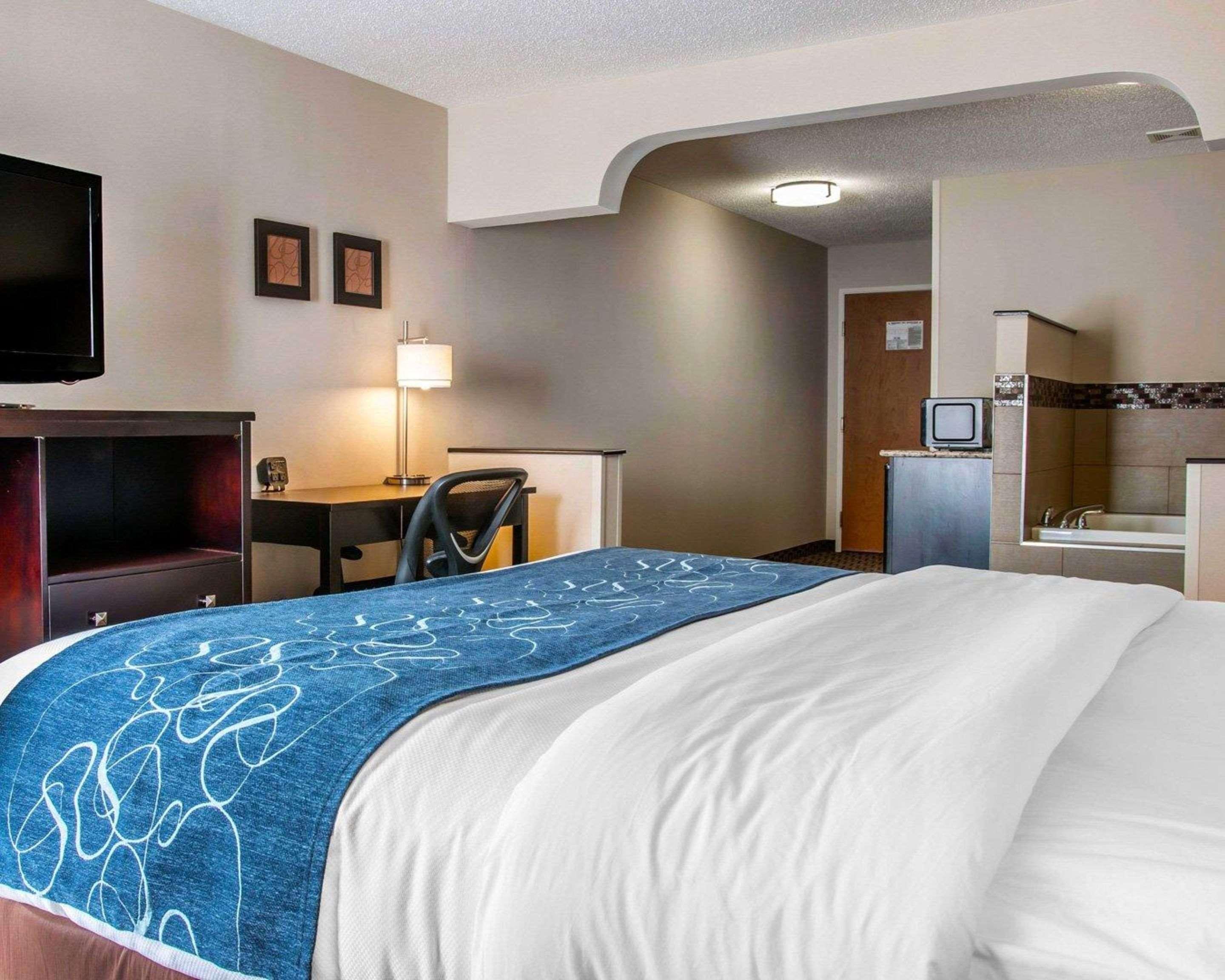 Comfort Suites Benton Harbor - St Joseph Екстериор снимка