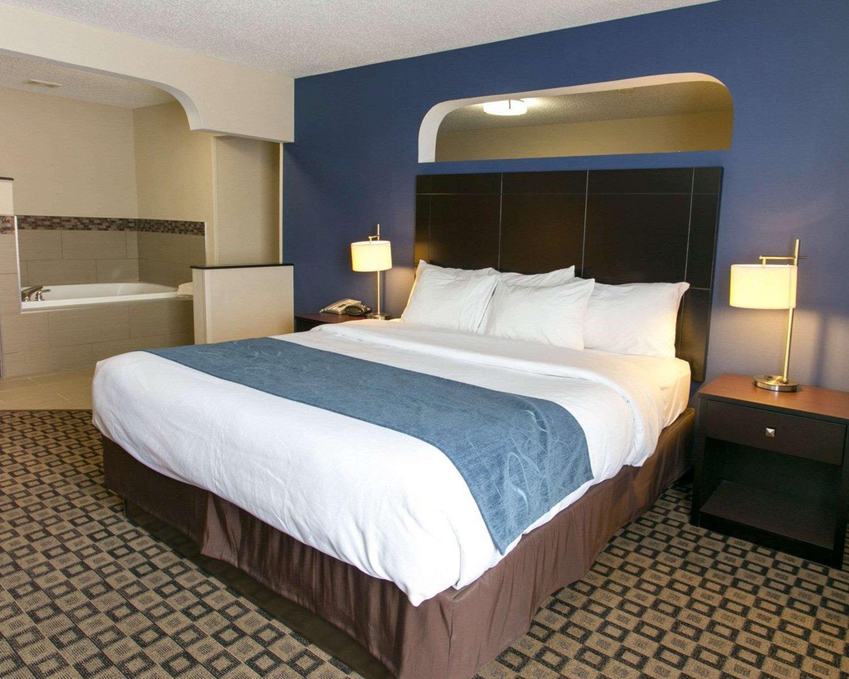 Comfort Suites Benton Harbor - St Joseph Екстериор снимка