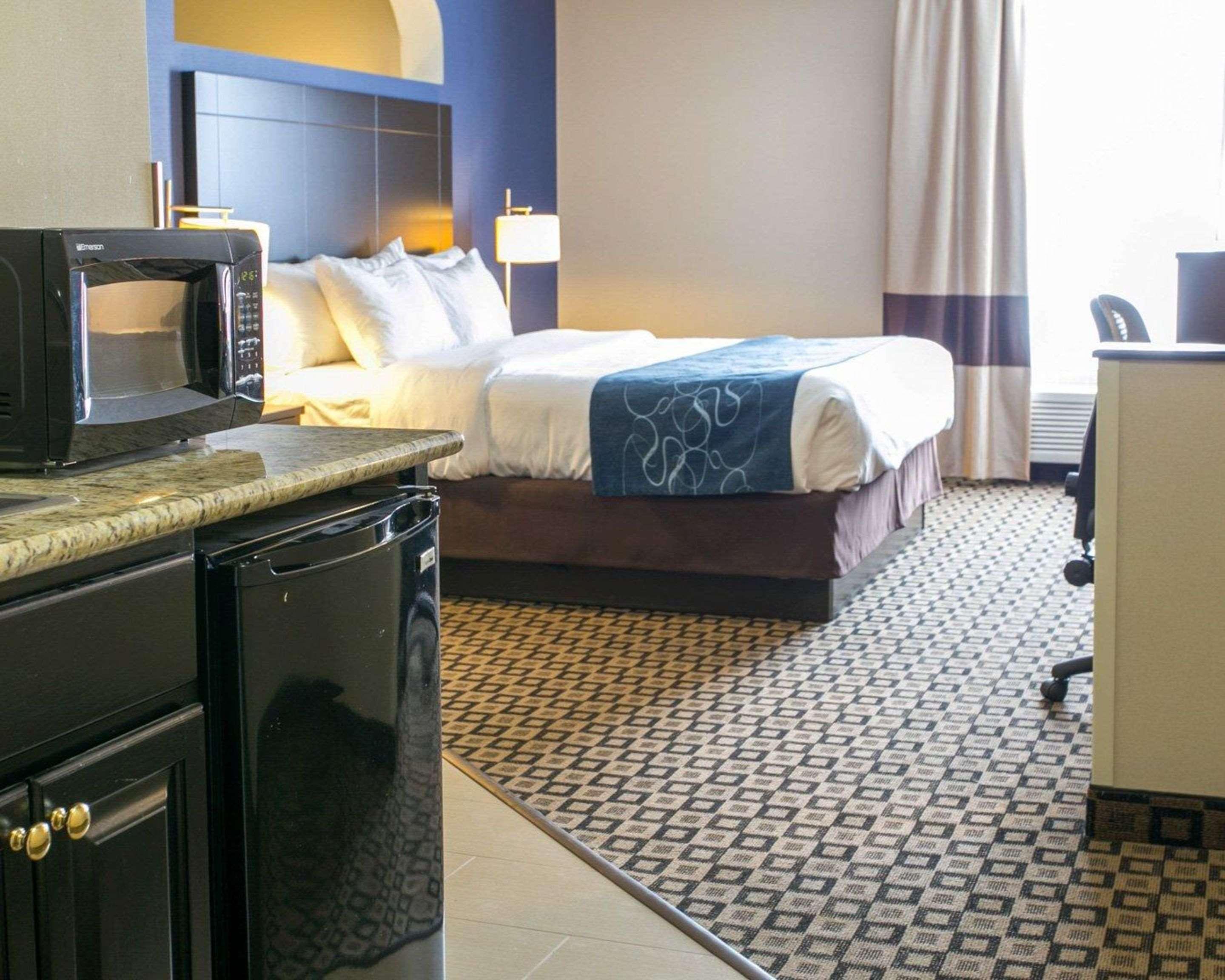 Comfort Suites Benton Harbor - St Joseph Екстериор снимка