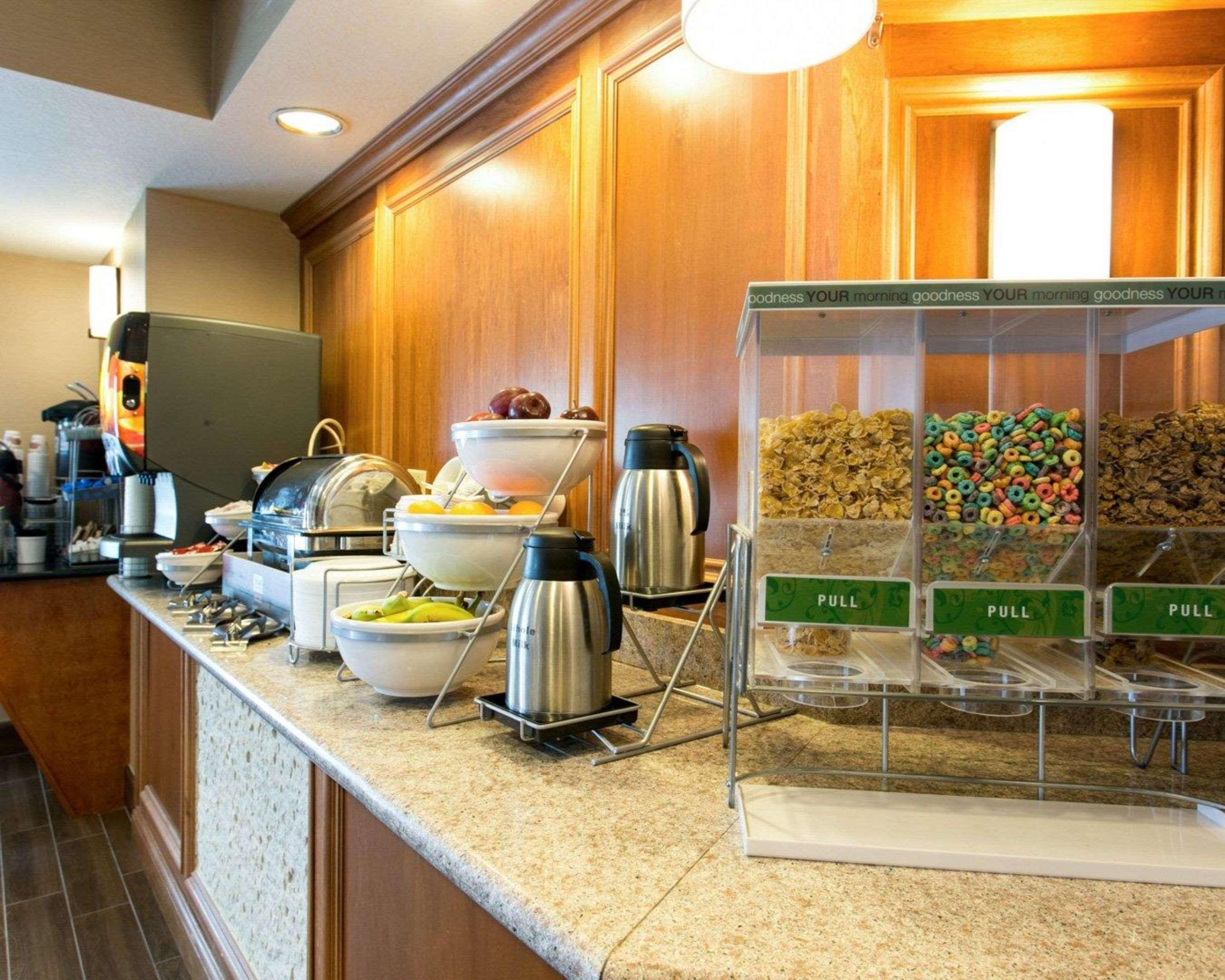 Comfort Suites Benton Harbor - St Joseph Екстериор снимка
