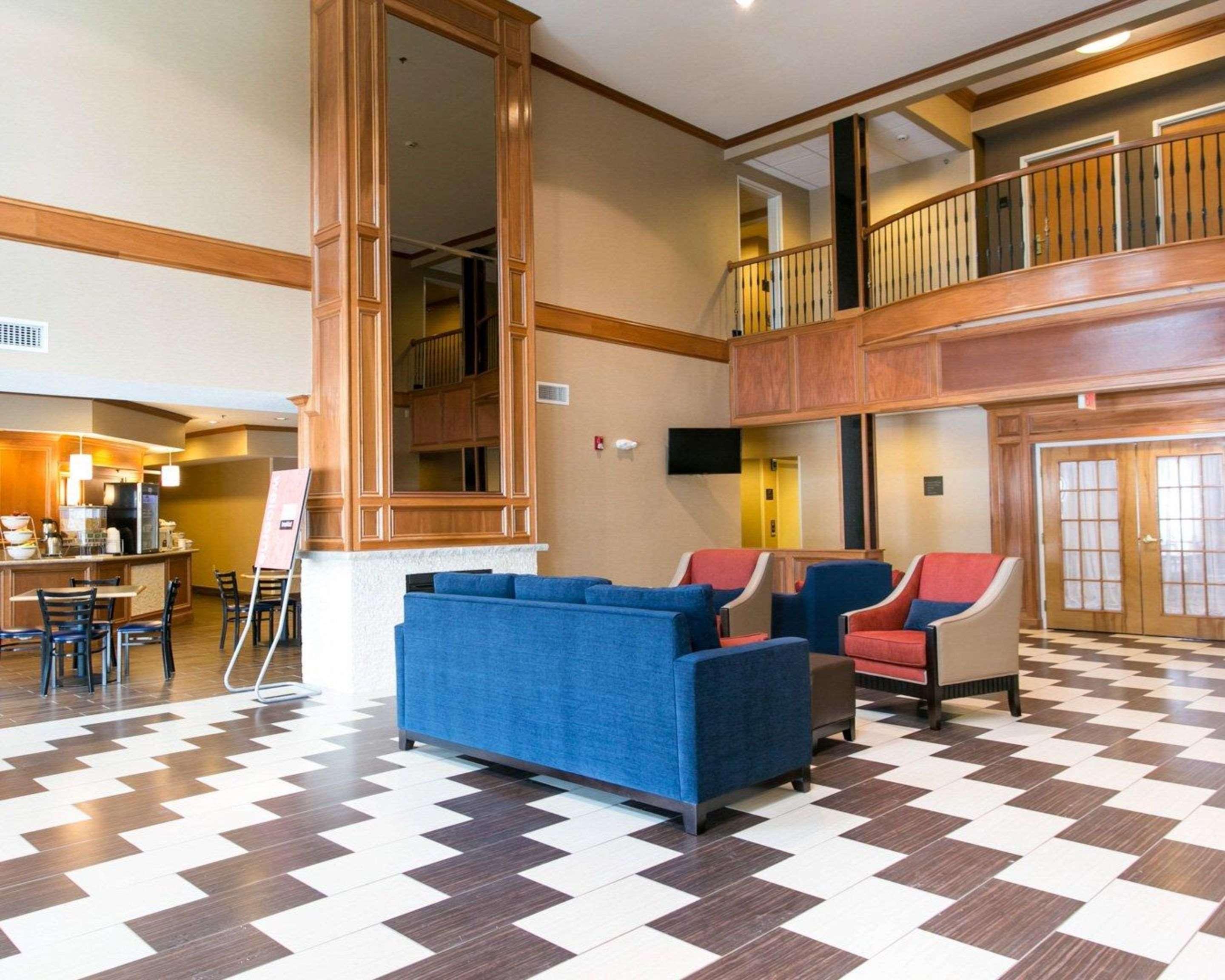 Comfort Suites Benton Harbor - St Joseph Екстериор снимка