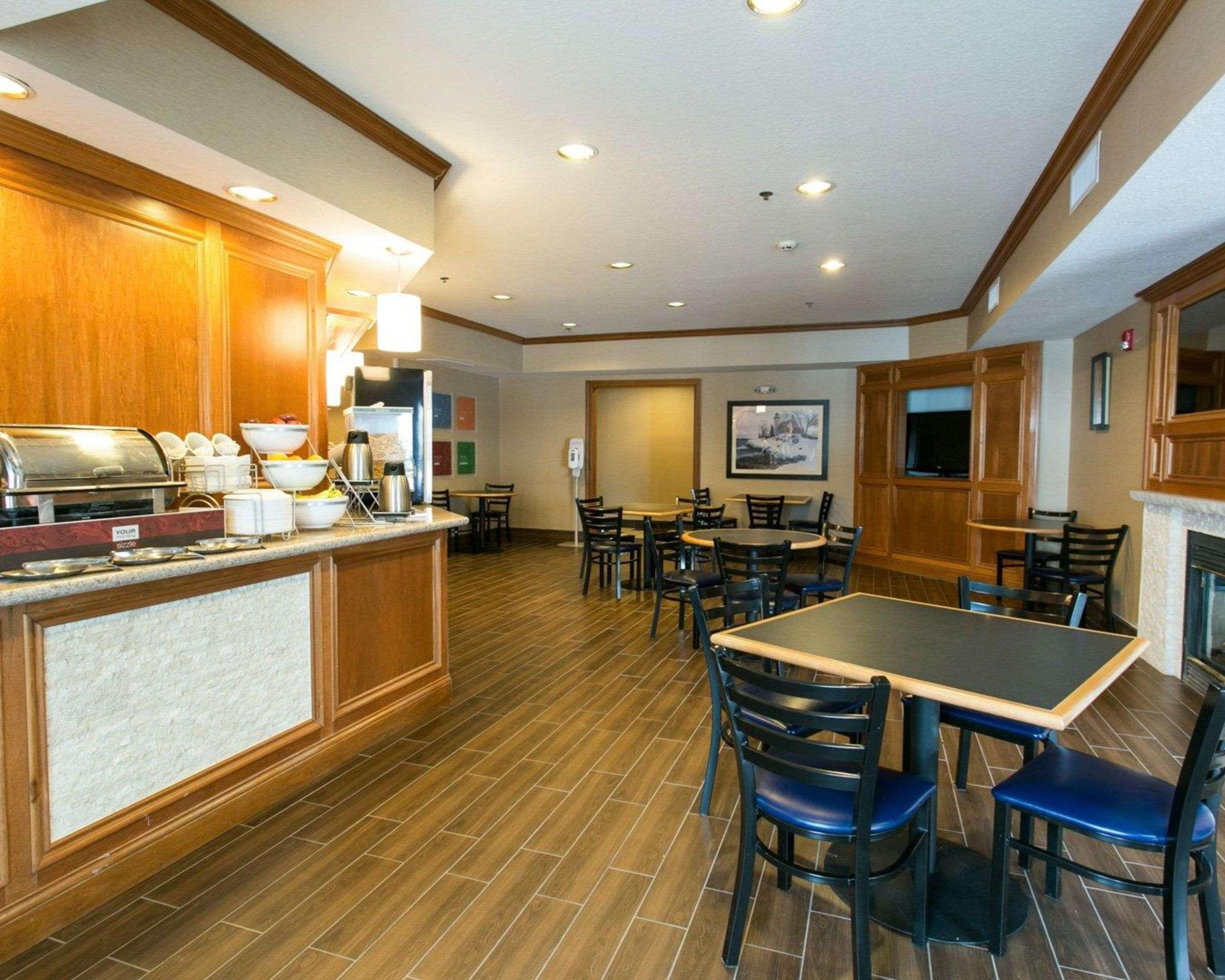 Comfort Suites Benton Harbor - St Joseph Екстериор снимка