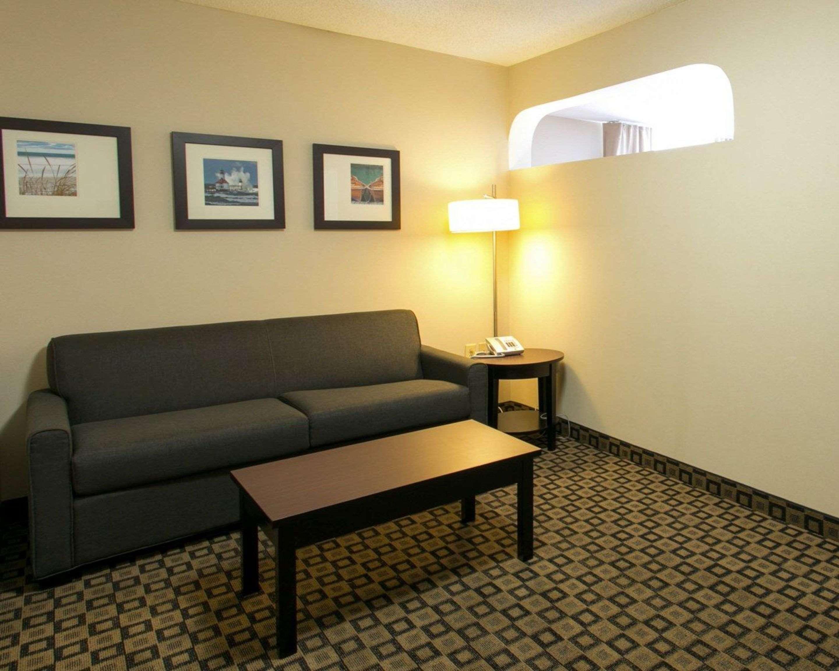 Comfort Suites Benton Harbor - St Joseph Екстериор снимка