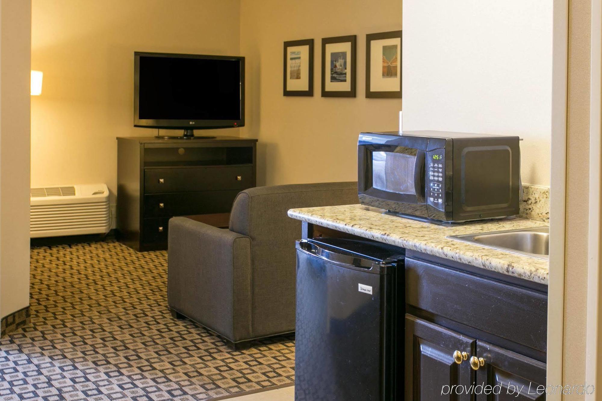 Comfort Suites Benton Harbor - St Joseph Екстериор снимка